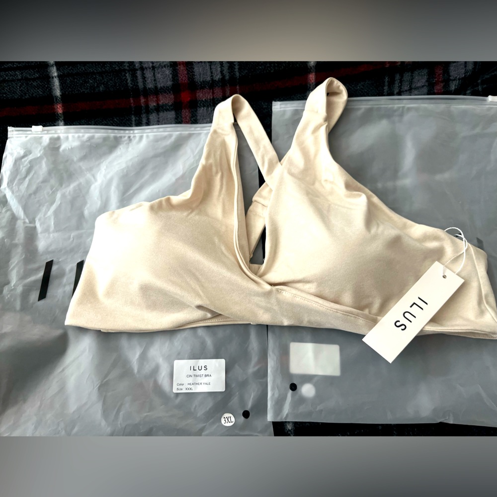 ILUS CINCH TWIST BRA
